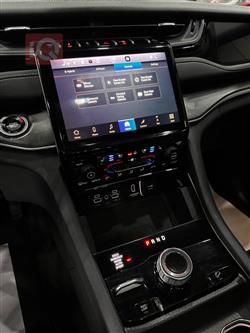 جیپ گراند شیرۆکی